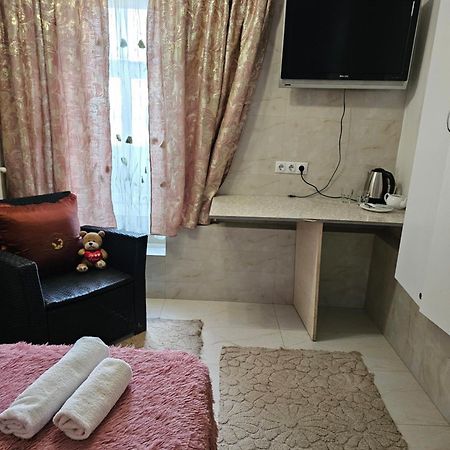 Rose Studio Chişinǎu Buitenkant foto