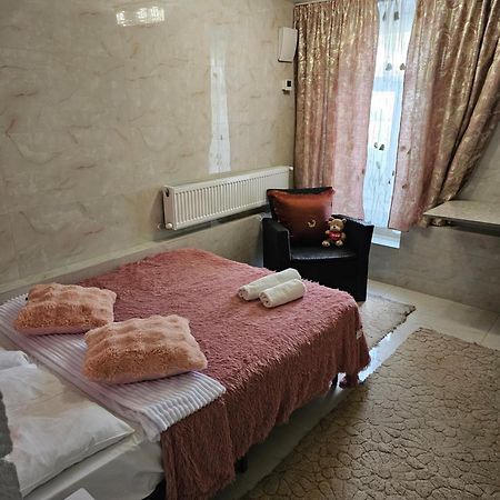 Rose Studio Chişinǎu Buitenkant foto