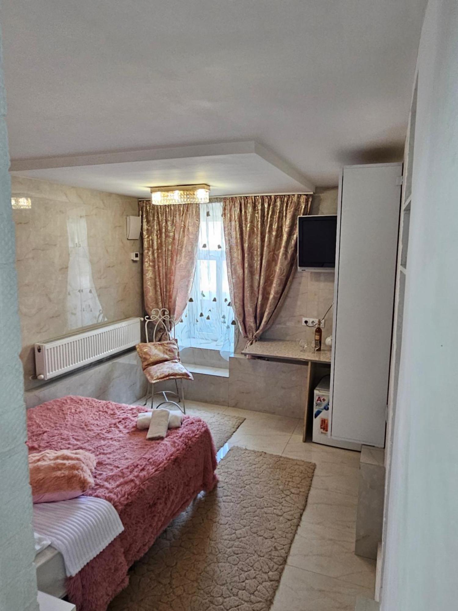 Rose Studio Chişinǎu Buitenkant foto